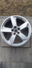 Load image into Gallery viewer, 1x Alufelge 19 Zoll 8.0" 5x112 39ET Glanz Silber 8R0601025BA Audi Q5 Rim Wheel FEL5620739150bw