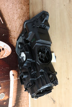 Laden Sie das Bild in den Galerie-Viewer, Frontscheinwerfer Audi A3 8V0941006E LED Rechts Scheinwerfer Headlight