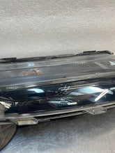 Load image into Gallery viewer, Frontscheinwerfer Dacia Spring 266008993R Rechts Scheinwerfer Headlight SCH9353990765gm
