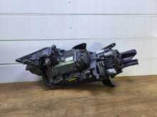 Laden Sie das Bild in den Galerie-Viewer, Frontscheinwerfer Mitsubishi Outlander III ECM921-22A20 Rechts Headlight