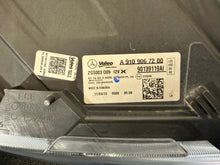 Laden Sie das Bild in den Galerie-Viewer, Frontscheinwerfer Mercedes-Benz Sprinter A9109067200 LED Rechts Headlight SCH1842961341tt