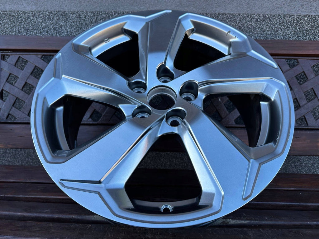 1x Alufelge 18 Zoll 5x114.3 Toyota Rav 4 Rim Wheel FEL8221126122od