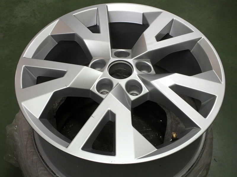 1x Alufelge 17 Zoll 7.0" 5x112 45ET Glanz Silber 5E0601025 Skoda Rim Wheel