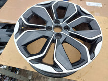 Load image into Gallery viewer, 1x Alufelge 17 Zoll 7.0&quot; 4x100 44ET Glanz Schwarz 403001878 Renault Captur Clio