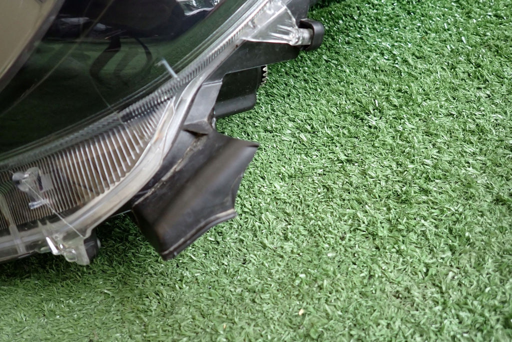 Frontscheinwerfer Toyota Yaris Ein Stück (Rechts oder Links) Headlight SCH3890112194qm