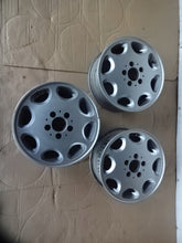 Laden Sie das Bild in den Galerie-Viewer, 1x Alufelge 15 Zoll 7.0&quot; 5x112 41ET Mercedes-Benz Rim Wheel