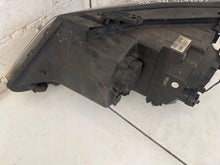 Laden Sie das Bild in den Galerie-Viewer, Frontscheinwerfer Kia Sorento II 921022P560 Links Scheinwerfer Headlight SCH9863027397ia