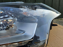 Laden Sie das Bild in den Galerie-Viewer, Frontscheinwerfer Mitsubishi Outlander III 8301C8-64 LED Rechts Headlight