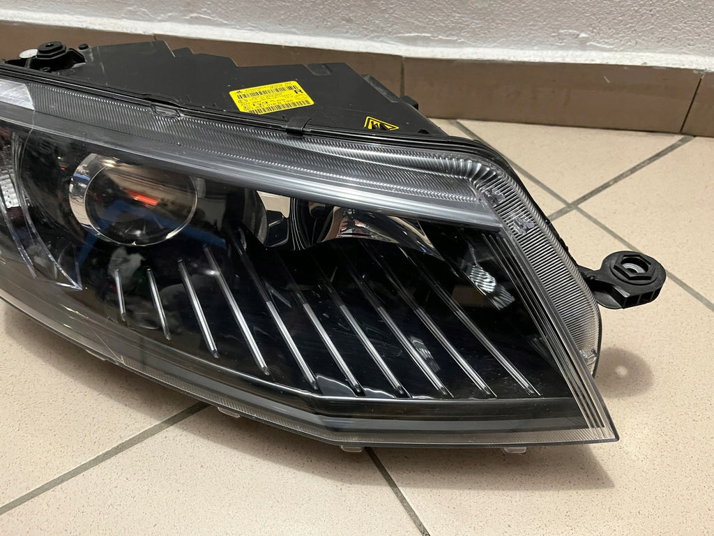 Frontscheinwerfer Skoda Octavia III 5E1941018B Xenon Rechts Headlight SCH5839603927vc
