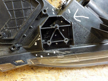 Laden Sie das Bild in den Galerie-Viewer, Frontscheinwerfer Mazda C513-51040 Links Scheinwerfer Headlight SCH8614635101se