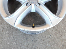 Load image into Gallery viewer, 1x Alufelge 17 Zoll 7.5&quot; 5x112 45ET Glanz Silber 8K0601025BK Audi A4 B8