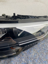 Laden Sie das Bild in den Galerie-Viewer, Frontscheinwerfer Audi Q3 83A941012 LED Rechts Scheinwerfer Headlight