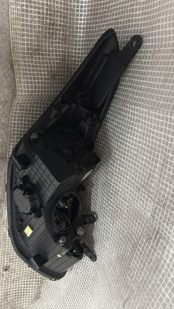 Frontscheinwerfer Hyundai I30 Links Scheinwerfer Headlight SCH8011122302zc