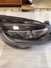 Load image into Gallery viewer, Frontscheinwerfer Ford Fiesta I N1BB13E014AE Rechts Scheinwerfer Headlight SCH9857505318ur