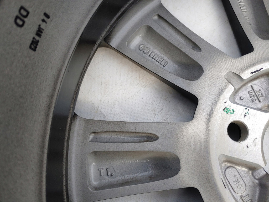 1x Alufelge 15 Zoll 5.0" 4x100 46ET Mitsubishi Space Star Rim Wheel