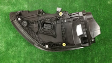 Laden Sie das Bild in den Galerie-Viewer, Frontscheinwerfer Porsche Panamera 971 Rechts Scheinwerfer Headlight SCH7073810434io