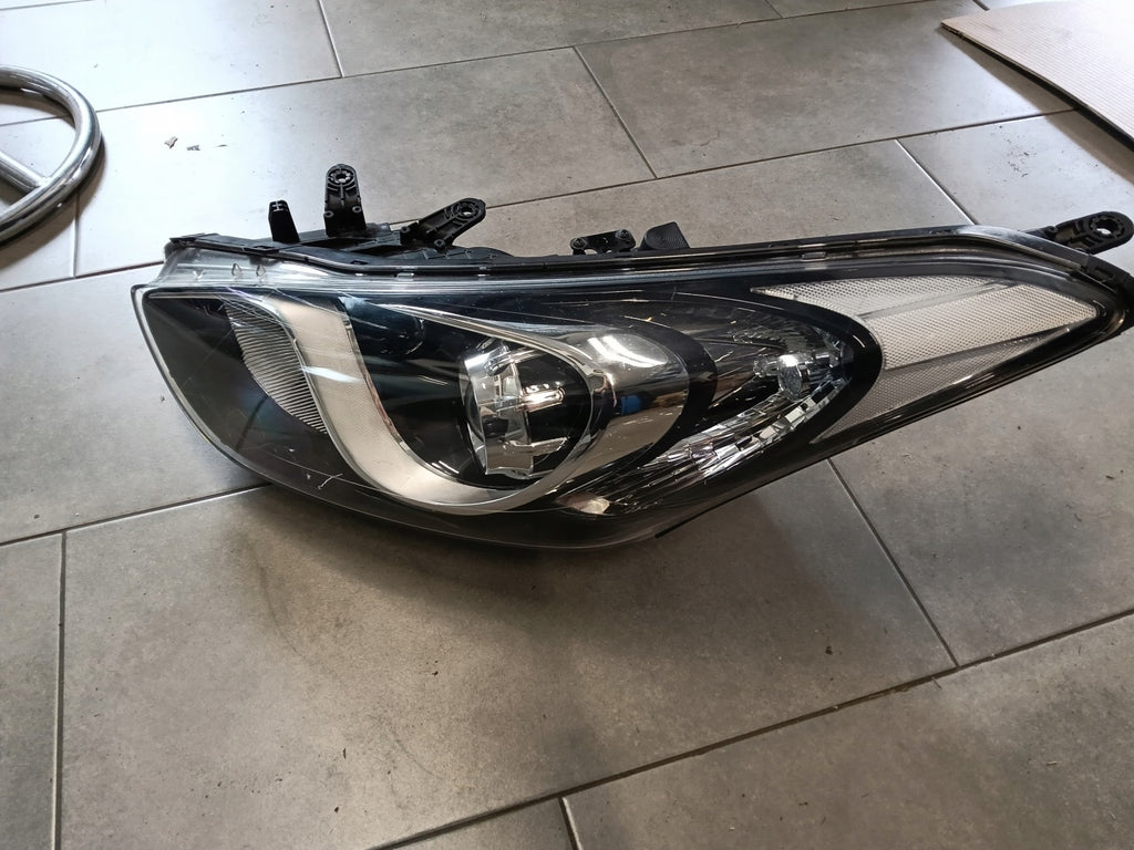 Frontscheinwerfer Hyundai I30 Links Scheinwerfer Headlight SCH6681387729ld