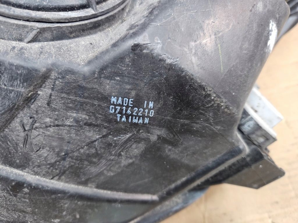 Frontscheinwerfer Toyota Avensis 7142210 Rechts Scheinwerfer Headlight