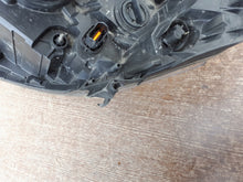 Load image into Gallery viewer, Frontscheinwerfer Opel Vivaro 260104319R Rechts Scheinwerfer Headlight SCH3363731071tb