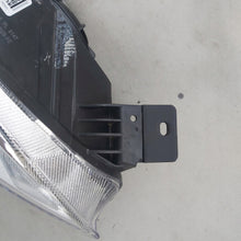 Laden Sie das Bild in den Galerie-Viewer, Frontscheinwerfer Ford Focus JX7B13W029AE Rechts Scheinwerfer Headlight