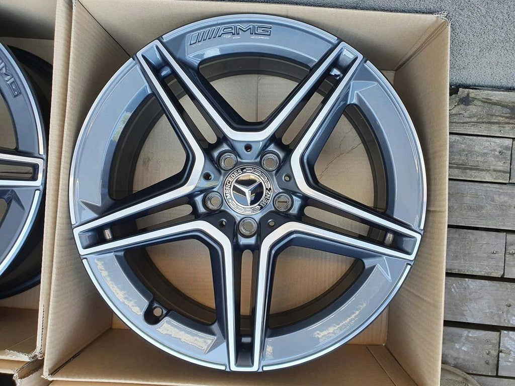 4x Alufelge 19 Zoll 7.5" 5x112 53ET Glanz A2474011500 Mercedes-Benz Glb Gla Amg FEL4125437344hq