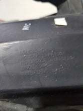 Laden Sie das Bild in den Galerie-Viewer, Frontscheinwerfer Kia Carens I Links Scheinwerfer Headlight