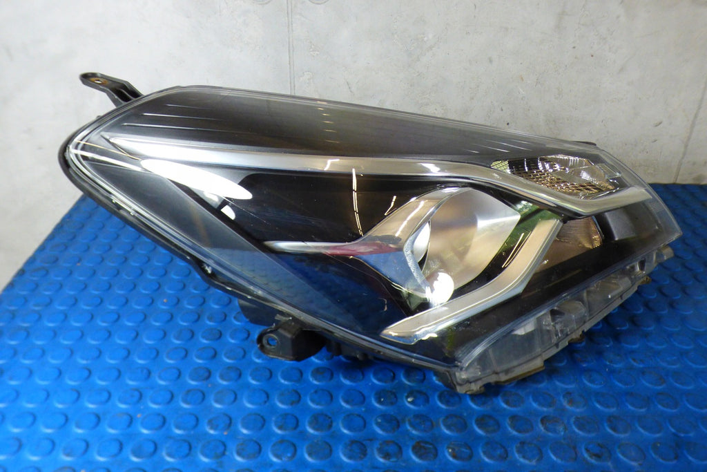 Frontscheinwerfer Toyota Yaris Rechts Scheinwerfer Headlight SCH5375548344cx