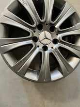 Laden Sie das Bild in den Galerie-Viewer, 1x Alufelge 16 Zoll 8.0&quot; 5x112 46ET Glanz Graphit A2124015802 Mercedes-Benz W212