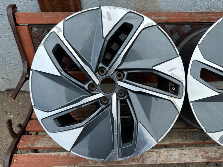 1x Alufelge 19 Zoll 8.0" 5x112 45ET 11A601025M Mg Rim Wheel FEL7153333861il