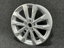Load image into Gallery viewer, 1x Alufelge 18 Zoll 7.0" 5x112 43ET Glanz Silber 83A601025G Audi Q3 Rim Wheel FEL6712443455bz