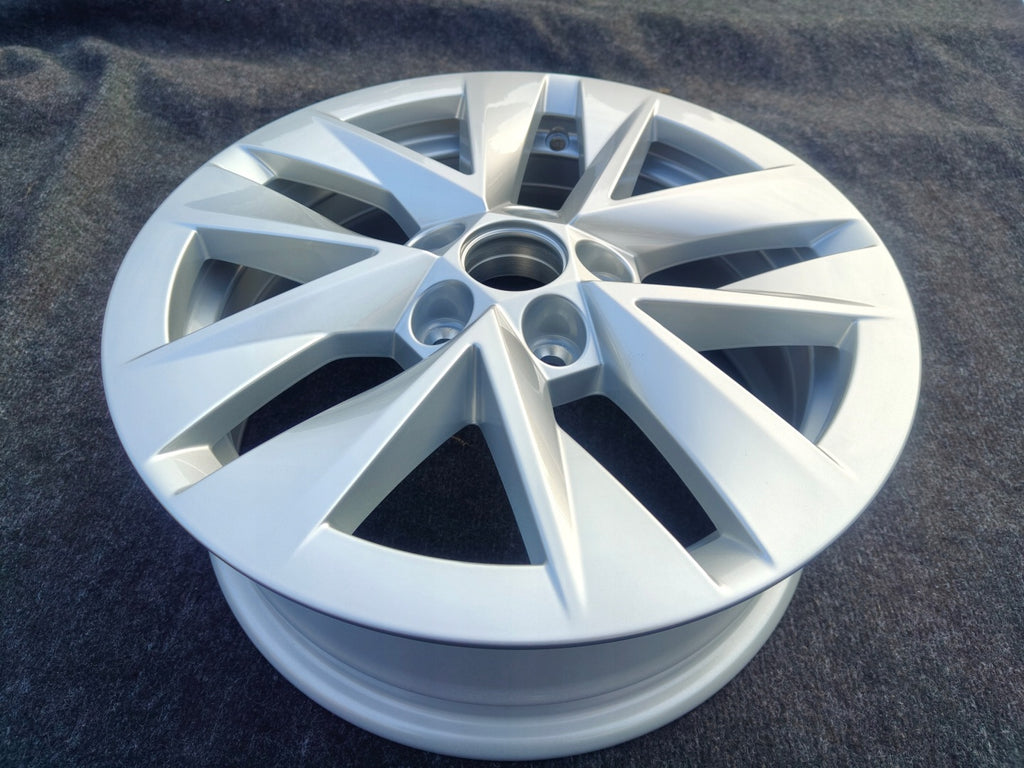 1x Alufelge 15 Zoll 5.5" 5x100 40ET Glanz Silber 6VA601025 Skoda Fabia Iv FEL7300440005tk