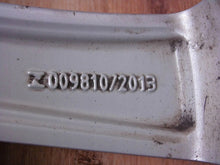 Laden Sie das Bild in den Galerie-Viewer, 1x Alufelge 17 Zoll 7.0&quot; 5x108 40ET Glanz Silber 31471309 Volvo V60 I S60