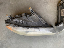 Load image into Gallery viewer, Frontscheinwerfer Volvo S80 30796135 Ein Stück (Rechts oder Links) Headlight SCH5435328379zp