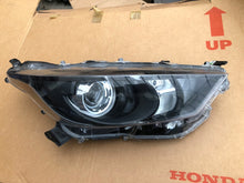 Load image into Gallery viewer, Frontscheinwerfer Toyota Yaris LED Rechts Scheinwerfer Headlight SCH4831679806uw