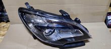 Laden Sie das Bild in den Galerie-Viewer, Frontscheinwerfer Opel Mokka Xenon Rechts Scheinwerfer Headlight