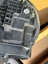 Laden Sie das Bild in den Galerie-Viewer, Frontscheinwerfer Mercedes-Benz Gle A1679065704 LED Rechts oder Links