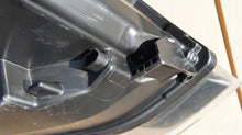 Laden Sie das Bild in den Galerie-Viewer, Frontscheinwerfer VW Polo 6R1941007E Links Scheinwerfer Headlight SCH2602821358vb