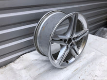 Load image into Gallery viewer, 1x Alufelge 18 Zoll 8.0&quot; 5x112 40ET 8W0601025 Audi A4 B9 Rim Wheel