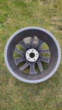 Laden Sie das Bild in den Galerie-Viewer, 1x Alufelge 20 Zoll 9.0" 5x112 38ET 4KE601025E Audi E-Tron Rim Wheel FEL9179609564jn