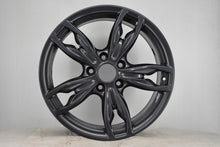 Laden Sie das Bild in den Galerie-Viewer, 1x Alufelge 18 Zoll 8.0&quot; 5x120 52ET Glanz Graphit 7845871, 7847414 BMW 1