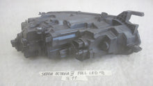Laden Sie das Bild in den Galerie-Viewer, Frontscheinwerfer Skoda Octavia IV 5E4941016 LED Rechts Scheinwerfer Headlight SCH9391437797ii