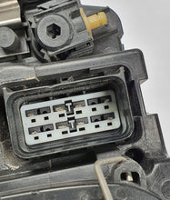 Laden Sie das Bild in den Galerie-Viewer, Frontscheinwerfer Volvo S40 II 31265695 Rechts Scheinwerfer Headlight SCH4086153225cs