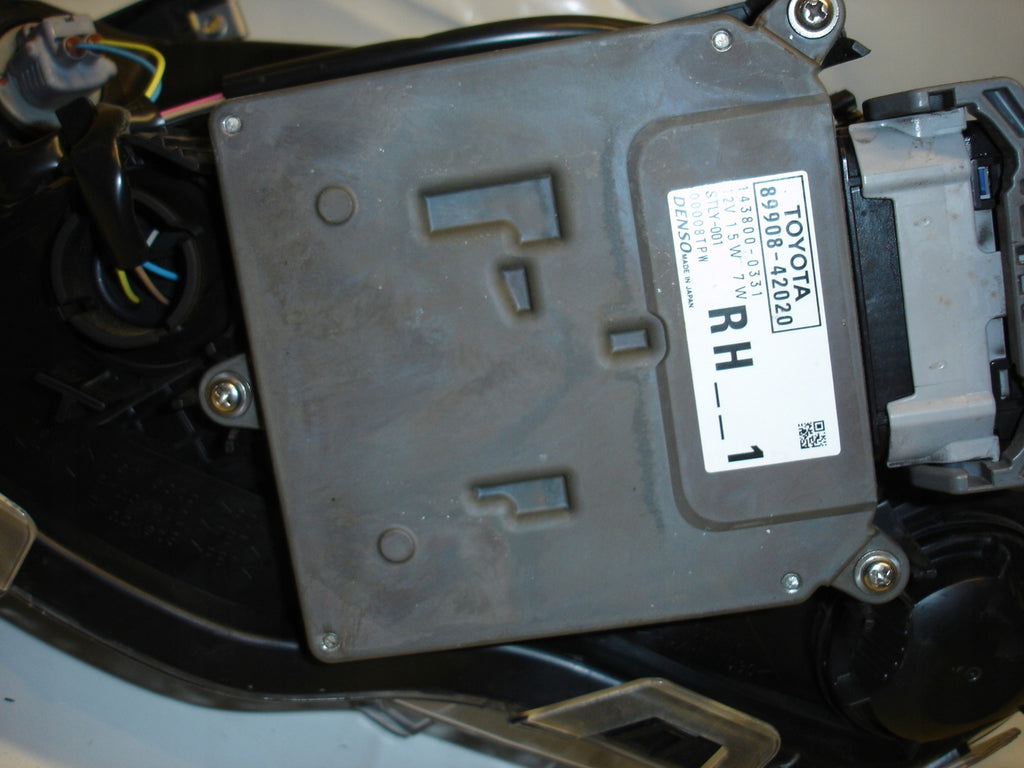 Frontscheinwerfer Toyota V Ein Stück (Rechts oder Links) Scheinwerfer Headlight SCH4220661797hl