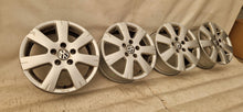 Laden Sie das Bild in den Galerie-Viewer, 1x Alufelge 16 Zoll 6.0&quot; 5x112 50ET Silber 1T4071496666 VW Touran Rim Wheel