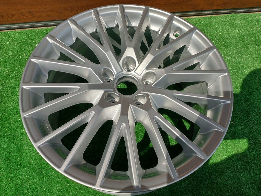 1x Alufelge 18 Zoll 8.5" 5x112 8S0601025D Audi Tt Rim Wheel