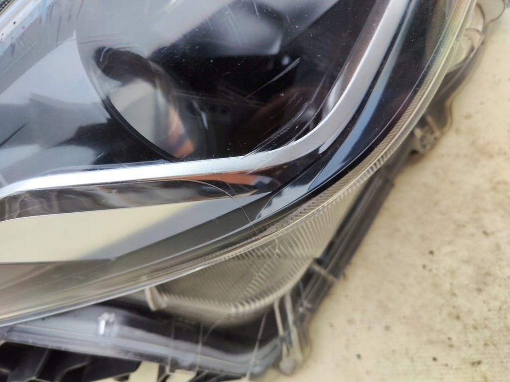 Frontscheinwerfer Toyota Corolla 81110-02T31-00 Rechts Scheinwerfer Headlight SCH6084527012qq