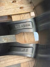 Load image into Gallery viewer, 1x Alufelge 20 Zoll 10.5" 5x120 37ET Glanz Graphit 2284655 BMW Rim Wheel FEL7489328226ll