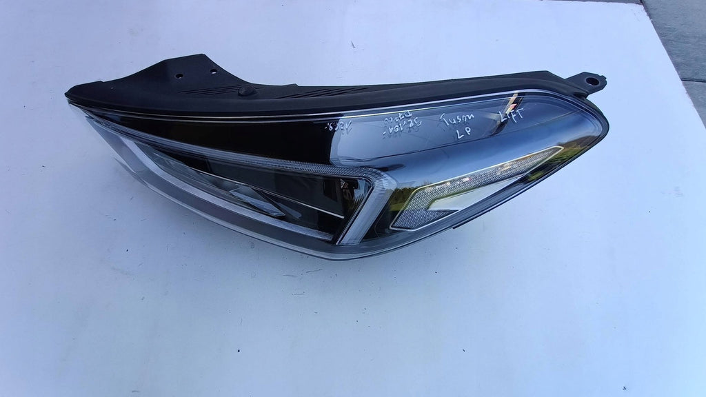 Frontscheinwerfer Hyundai Tucson D792111A10 92101D7700 Rechts oder Links SCH3437266431hk