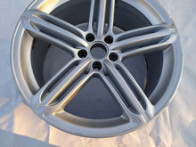 Laden Sie das Bild in den Galerie-Viewer, 1x Alufelge 20 Zoll 9.0&quot; 5x112 37ET Glanz Silber 4H0601025T Audi A8 Rim Wheel