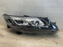 Laden Sie das Bild in den Galerie-Viewer, Frontscheinwerfer Mitsubishi Eclipse Cross W3153 LED Rechts Headlight